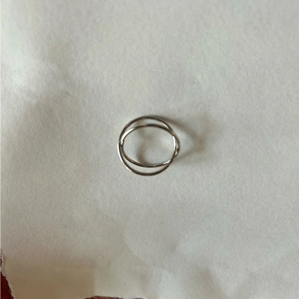 3/$20 Classic Silver Tone Thin Crossed X Loop Shaped Ring